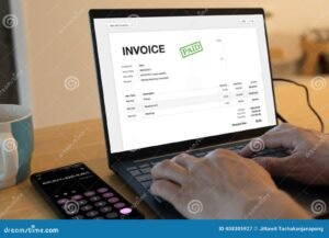 Cómo Emitir Factura Electrónica SAT de Forma Rápida y Segura 13 computadora con factura electronica y sello digital