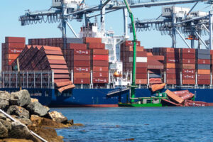 Cuál es la Mejor Agencia Aduanal para Exportar a Estados Unidos 5 contenedor de carga en puerto maritimo 1