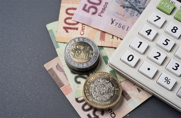 Cuánto se debe pagar de aguinaldo por ley en México 2 dinero mexicano con calculadora y contrato laboral