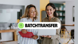 empleado feliz recibiendo aguinaldo en mexico