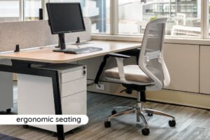 oficina moderna con muebles ergonomicos