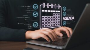Cómo Agendar Citas Del SAT En Línea Fácil Y Rápido 3 persona usando computadora para agenda digital
