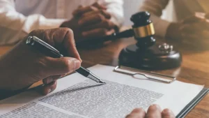 personas confundidas con reglamento y documentos legales