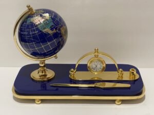 Cuántas horas laborales por semana son legales en México 15 reloj y escritorio de oficina mexico